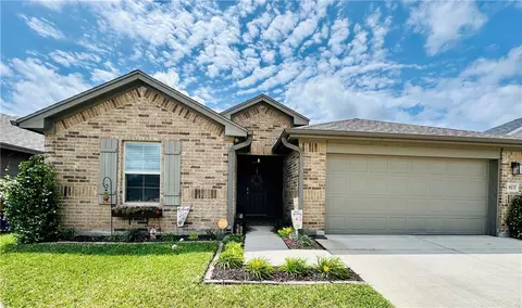 1813 Secretariat Dr, Corpus Christi, TX 78417