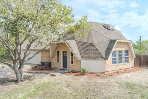 828 Stacie St, Kingsville, TX 78363