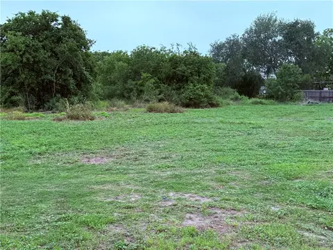 000 Olmito St, Alice, TX 78332