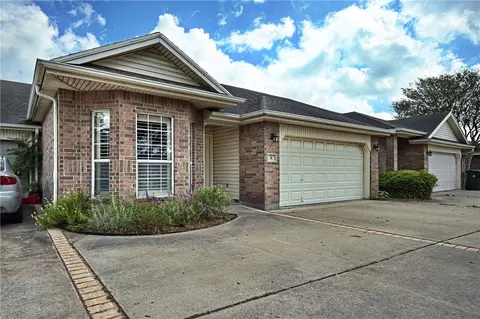 7251 Prairie Dr #6, Corpus Christi, TX 78413