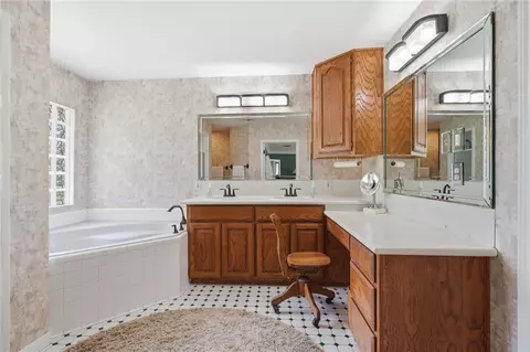 Bath - 1663 Mooney, Ingleside, TX 78362 photo 2 of 4