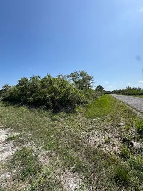 229 De Vaca Dr, Rockport, TX 78382