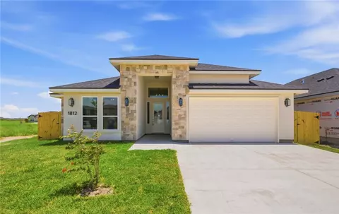 1812 Clapper Rail Dr, Portland, TX 78374