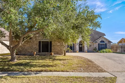 6152 Saint Denis St, Corpus Christi, TX 78414