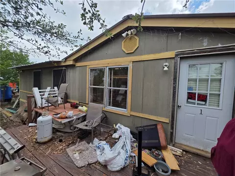 153 Lago Vista Dr, Rockport, TX 78382