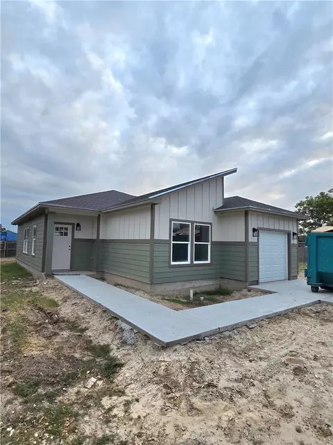 833 Utica St, Corpus Christi, TX 78418