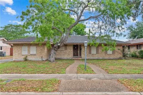 5641 Martinique Dr, Corpus Christi, TX 78411