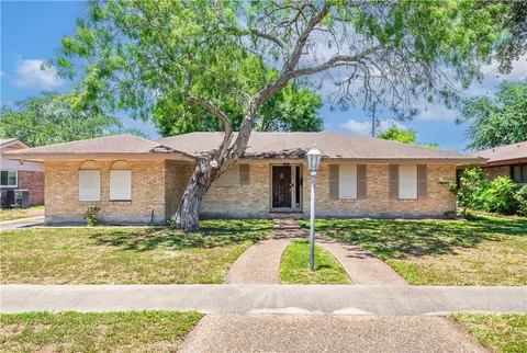 5641 Martinique Dr, Corpus Christi, TX 78411