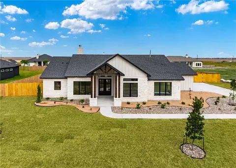 1477 Nopal Lomas Dr, Corpus Christi, TX 78415