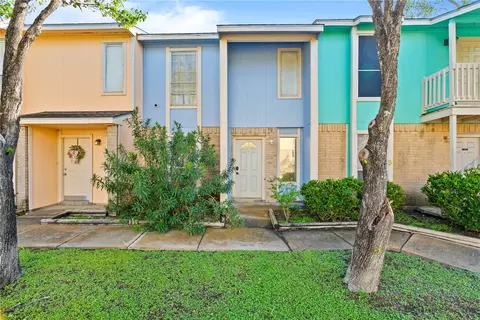 6702 Everhart #H102, Corpus Christi, TX 78413