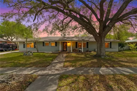 517 Catalina Pl, Corpus Christi, TX 78411
