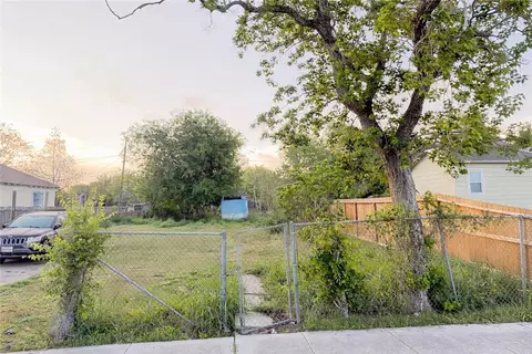 2814 Cleo St, Corpus Christi, TX 78405