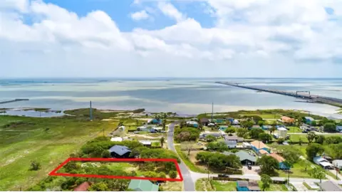 254 E Lakeside Dr, Corpus Christi, TX 78418