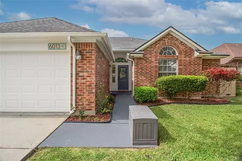6013 Sutherland Dr, Corpus Christi, TX 78414