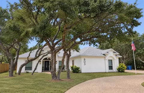 803 Buena Vista Dr, Rockport, TX 78382