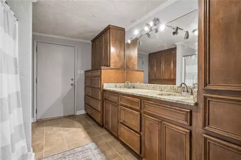 Bath - 116 Sunset Dr, Mathis, TX 78368 photo 1 of 2