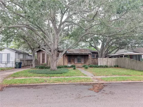 225 Glendale Dr, Corpus Christi, TX 78404