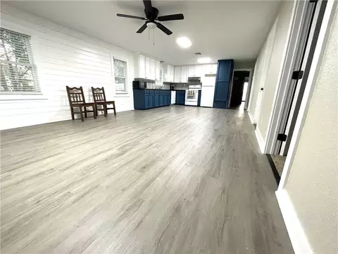 Living - 335 Stephens Loop, Lake City, TX 78368 photo 3 of 5