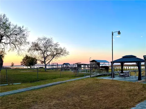 View/Area - 335 Stephens Loop, Lake City, TX 78368 photo 2 of 7