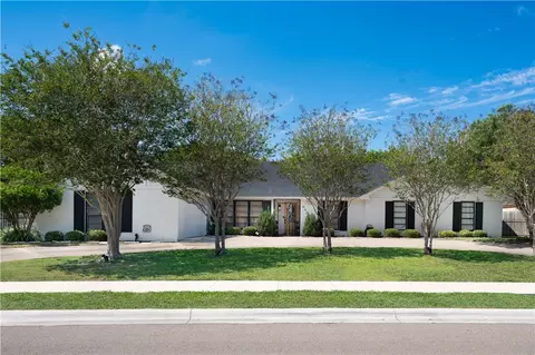 6425 Long Meadow Dr, Corpus Christi, TX 78413