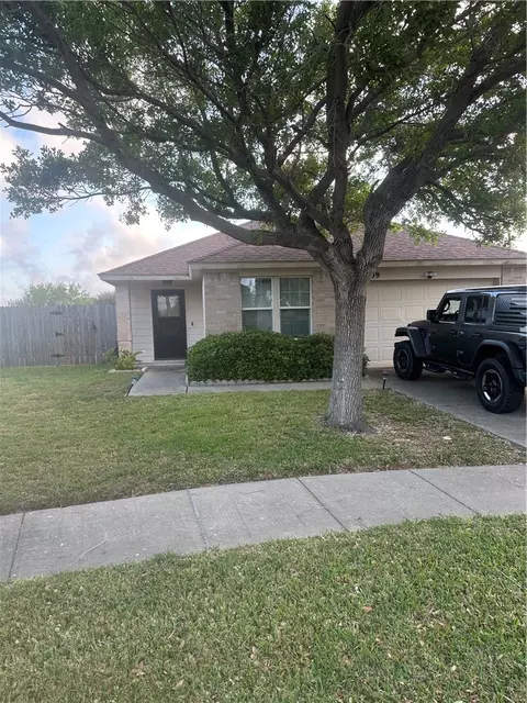 7909 Labrador Dr, Corpus Christi, TX 78414