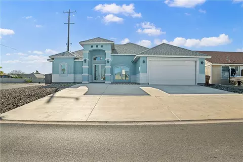 15213 Tesoro Dr, Corpus Christi, TX 78418