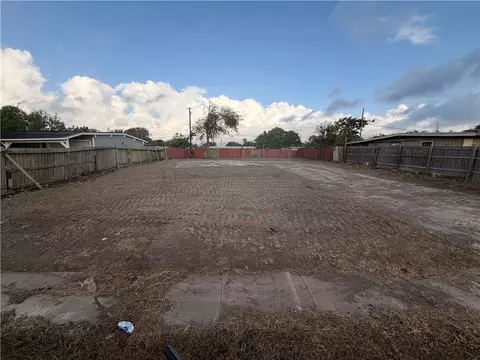 925 Virgil Dr, Corpus Christi, TX 78412