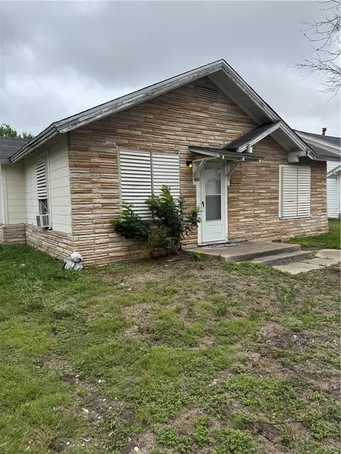 406 Mathis St, Taft, TX 78390 photo 2