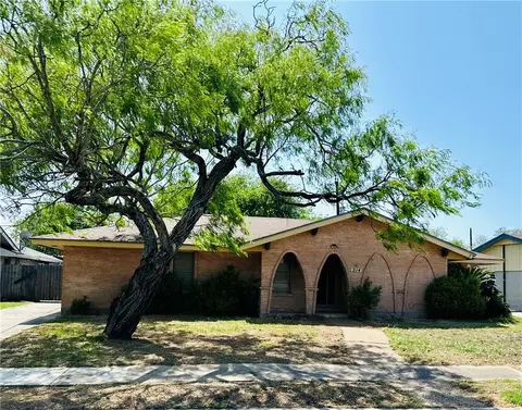 214 Sabine St, Portland, TX 78374