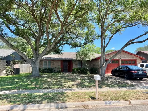 1518 W Waterview St, Portland, TX 78374