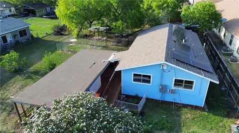 227 12 W Corral Ave, Kingsville, TX 78363
