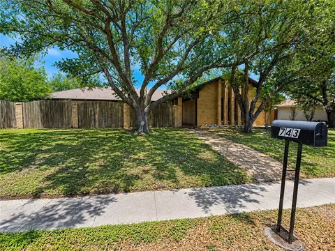 743 Retama Ave, Taft, TX 78390
