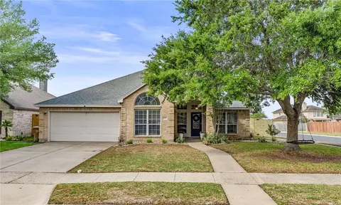 5213 High Bank Dr, Corpus Christi, TX 78413