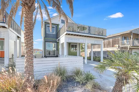 1424 S Eleventh St, Port Aransas, TX 78373