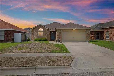 6829 Blue Skyway Dr, Corpus Christi, TX 78414