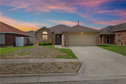 6829 Blue Skyway Dr, Corpus Christi, TX 78414