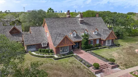 22 Hewit Dr, Corpus Christi, TX 78404