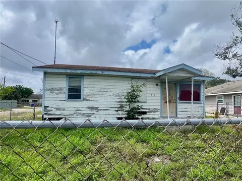 919 S Brownlee Blvd, Corpus Christi, TX 78404