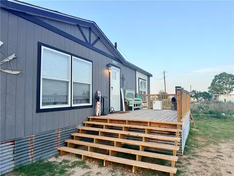 490 Hernandez Rd, Poteet, TX 78065