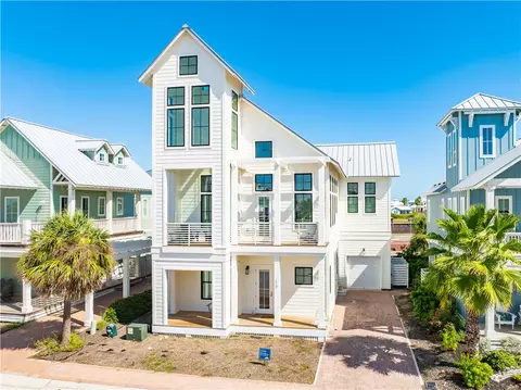 117 Wild Horse Dr, Port Aransas, TX 78373