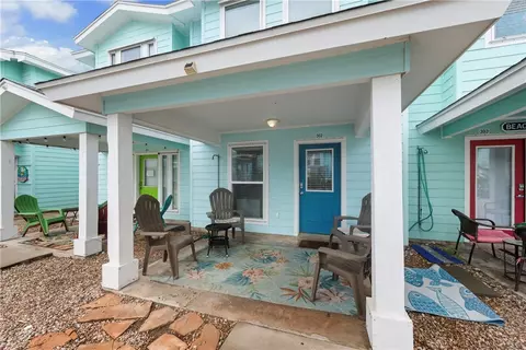 2120 11th St #302, Port Aransas, TX 78373
