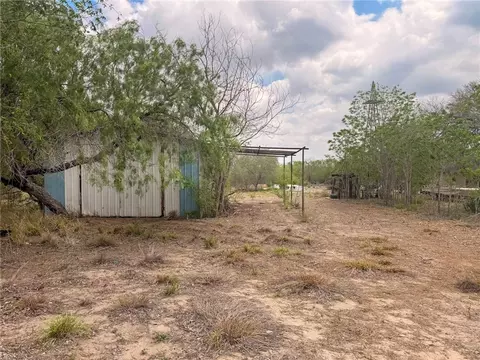 3250 Highway 281, George West, TX 78022