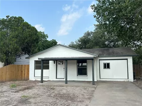 1105 Fairview Dr, Kingsville, TX 78363