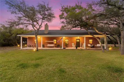 1402 W Johnson Ave, Aransas Pass, TX 78336
