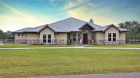 218 Coastal Wildwood Dr, Rockport, TX 78382