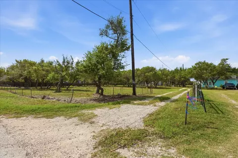 1203 W Young Ave, Aransas Pass, TX 78336