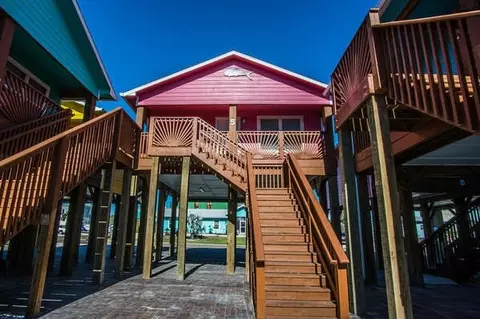 403 S 10th St #5, Port Aransas, TX 78373