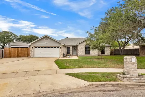 2409 Twin Oak Dr, Portland, TX 78374