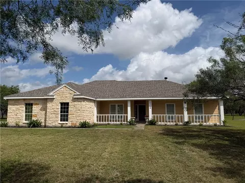 5758 Grand Lk, Robstown, TX 78380