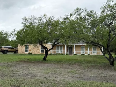 5758 Grand Lake Cir, Robstown, TX 78380